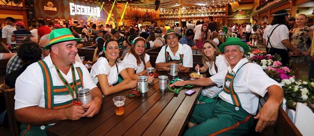 Oktoberfest de Blumenau: O que esperar e como planejar sua visita em 2025